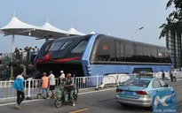Trung Quốc thử nghiệm xe bus chống tắc đường