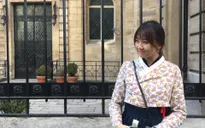 Hari Won mặc trang phục truyền thống Hàn Quốc xinh đẹp giữa trời Tây