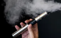 Mỹ cấm sử dụng thuốc lá điện tử trên máy bay