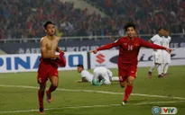 VIDEO Mỹ Đình "nổ tung" với bàn thắng nâng tỷ số 2-1 của Vũ Minh Tuấn