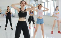 Hồ Ngọc Hà khoe eo thon trên sàn tập cùng học trò The Face