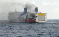 Giải cứu hơn 500 người khỏi vụ cháy phà tại Puerto Rico