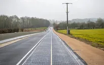 Pháp mở tuyến đường đầu tiên chạy bằng năng lượng Mặt Trời
