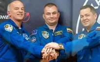 Nhóm phi hành gia Nga - Mỹ lên tiếp quản trạm ISS