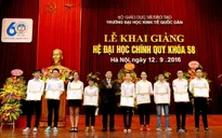 Gần 1 tỷ đồng trao tặng học bổng cho sinh viên trường ĐH Kinh tế quốc dân