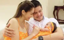 Marian Rivera vui sướng khi hình ảnh con gái lên báo Việt Nam