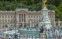 Du khách bị mê hoặc khi đến công viên kỳ quan thế giới Tobu World Square