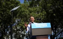 Tổng thống Obama hỗ trợ bà Clinton giữa lúc ồn ào về sức khỏe