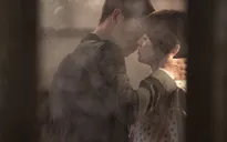 Song Joong Ki “khóa môi” Song Hye Kyo, rating Hậu duệ mặt trời lại tăng