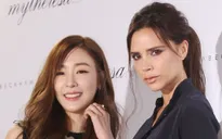 Victoria Beckham làm mặt ngầu bên cạnh thành viên SNSD