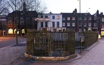 Những nhà vệ sinh cổ giữa lòng London hiện đại