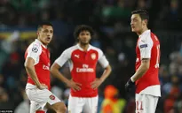 Đá sòng phẳng với Barcelona, Arsenal lại ngẩng cao đầu rời giải
