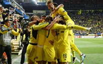 Bán kết Europa League: Liverpool thua đau phút bù giờ