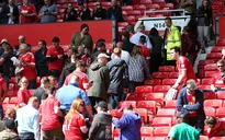 Trận đấu trên sân Old Trafford bị dời ngày vì nghi có bom