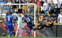 Leicester City thua sấp mặt trong ngày ra quân: Bão về!