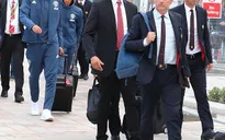Man Utd buồn như "mất sổ gạo" trở về Old Trafford sau trận thua muối mặt