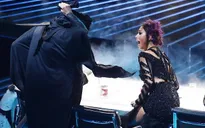 Tử thần ghé thăm The X-Factor, giám khảo sợ hãi bật dậy khỏi ghế nóng