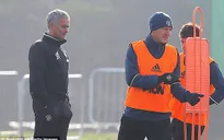 Schweinsteiger được tập luyện cùng đội một MU: Trở lại...để chuẩn bị ra đi ?!
