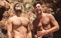 Ricky Martin đã đính hôn với bạn trai đồng giới