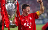 Gerrard và những bức ảnh để đời trong sự nghiệp "quần đùi áo số"