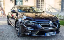 Sedan Renault Talisman giành giải xe đẹp nhất năm tại festival ô tô quốc tế năm 2016