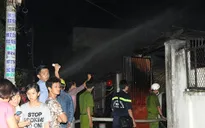 TP.HCM: Hai vụ cháy trong đêm, nhiều cụ già bị kẹt trong nhà