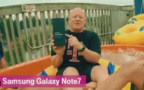 “Chất lừ” màn mở hộp Galaxy Note 7 trên... cầu trượt nước