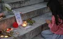 Người dân Pháp choáng váng sau vụ khủng bố "máu lạnh"