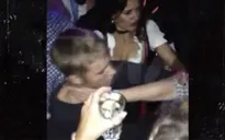 Justin Bieber bị tấn công tại một hộp đêm tại Đức