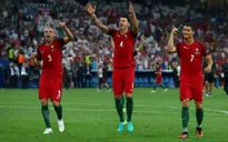 Ronaldo vô duyên, Bồ Đào Nha vẫn vào bán kết sau loạt penalty cân não!