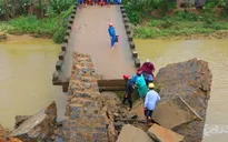 Hơn 20 tỷ đồng sửa chữa hệ thống giao thông do bão số 9