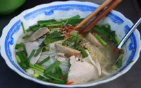 Khó quên hương vị hủ tiếu gõ lóc cóc đêm khuya
