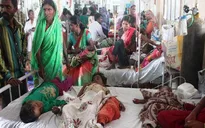 Ấn Độ: Hơn 1.000 người ở New Delhi mắc bệnh “đi khom lưng”