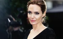 Angelia Jolie: Từ cô gái nổi loạn đến Đại sứ thiện chí Liên Hợp Quốc