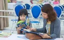 Bộ Giáo dục khuyến khích cha mẹ đọc sách, truyện cho con nghe