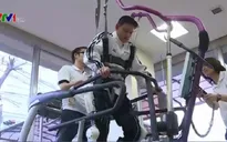 Nhật phát minh áo robot Cyborg giúp người liệt đi lại