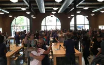 Khám phá bên trong cửa hàng Apple Store mới tại Brooklyn
