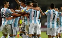 Vắng Messi, Argentina hòa hú vía và mất ngôi đầu