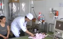 Nhiều bệnh nhi nhập viện trễ vì cha mẹ tin vào cúng bái