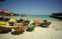 Các hàng quán ven biển Campuchia sắp bị di dời
