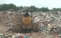 Quảng Ngãi: Người dân sống chung với ô nhiễm kép
