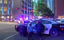 Nổ súng ở thành phố Dallas, 11 cảnh sát thương vong