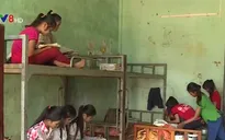 Hạn chế học sinh bỏ học bằng mô hình bán trú