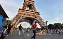 Cảnh sát Pháp cấm tụ tập ở khu vực tháp Eiffel sau trận CK EURO 2016