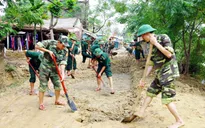 Phú Yên: Tăng cường lực lượng giúp người dân khắc phục hậu quả lũ lụt