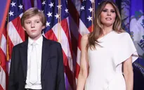 Vợ con ông Donald Trump bị quây kín khi đi ăn pizza