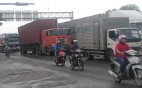Đề xuất lập tổ công tác 24/24 để giảm ùn tắc cảng Cát Lái