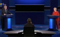 Trump, Clinton “khẩu chiến” quyết liệt vì cựu Hoa hậu Hoàn vũ