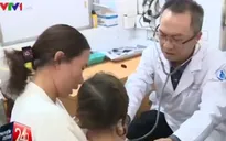 Phẫu thuật thành công cho bé gái bị tràn khí dưới da do hóc dị vật