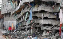 Sống sót kỳ diệu sau 6 ngày bị kẹt trong vụ sập nhà ở Kenya